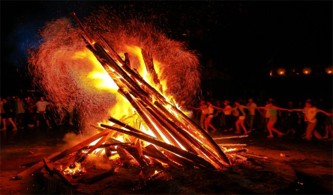 火把节是哪个民族的节日活动 火把节象征着什么意义呢